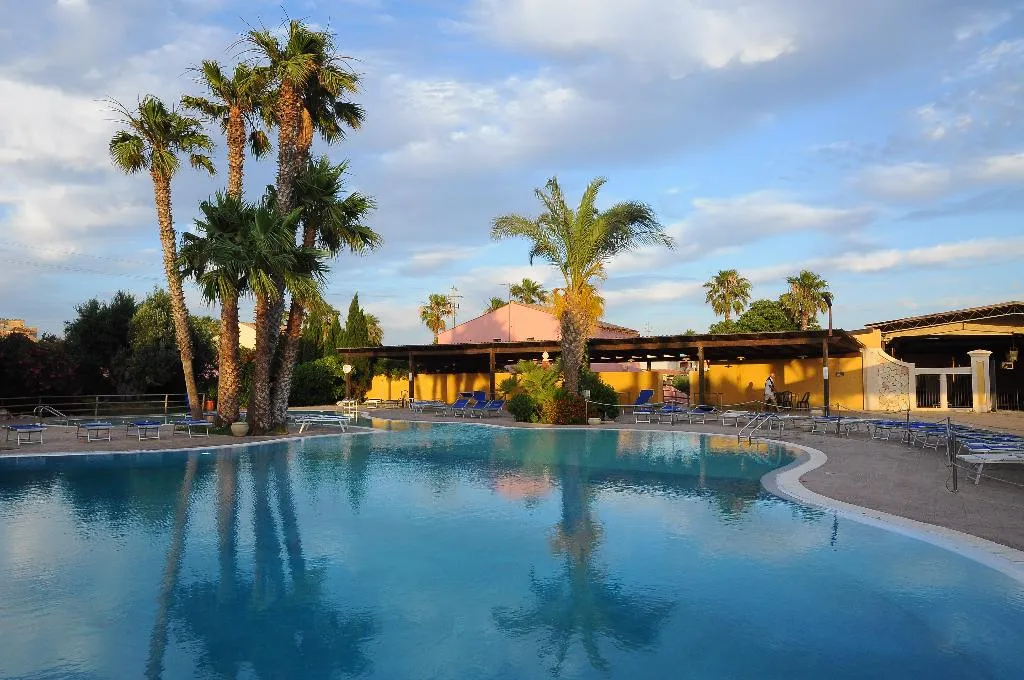 Pool, Delfino Beach Hotel CDS Hotels, Palermo