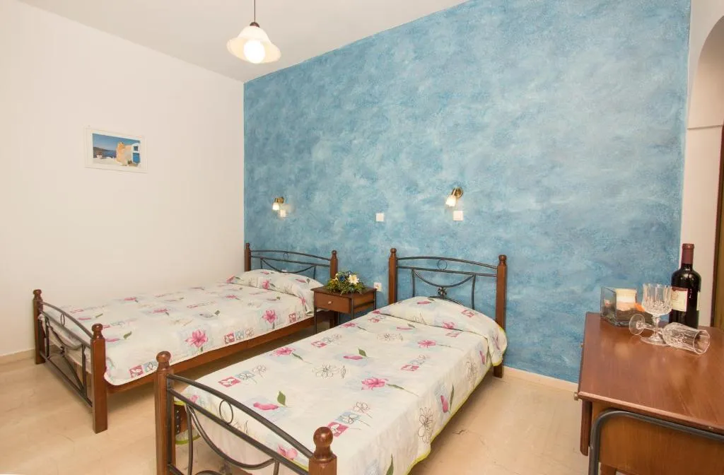 DOUBLE SUPERIOR Room, villa pelekanos santo, Santorini