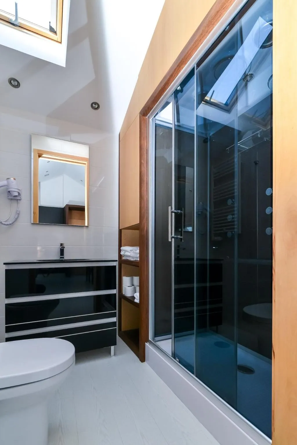 Room, Reis De Gaia, Porto