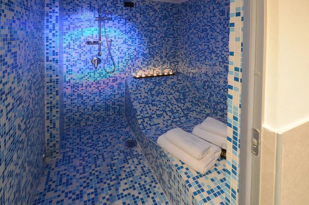 Room, Barbarella Suite, Naples
