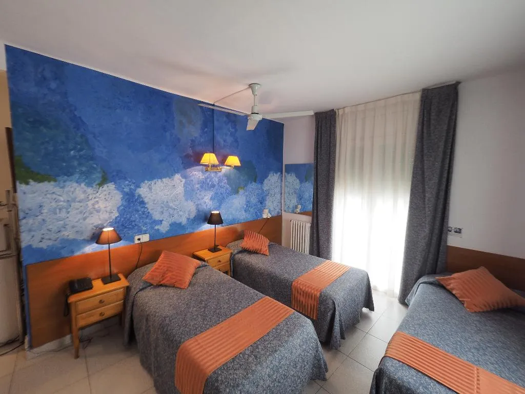 TRIPLE WITH BALCONY Room, Montserrat, Costa Brava