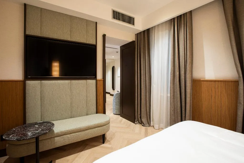 DOUBLE SUPERIOR Room, Circle6 Rome, Rome