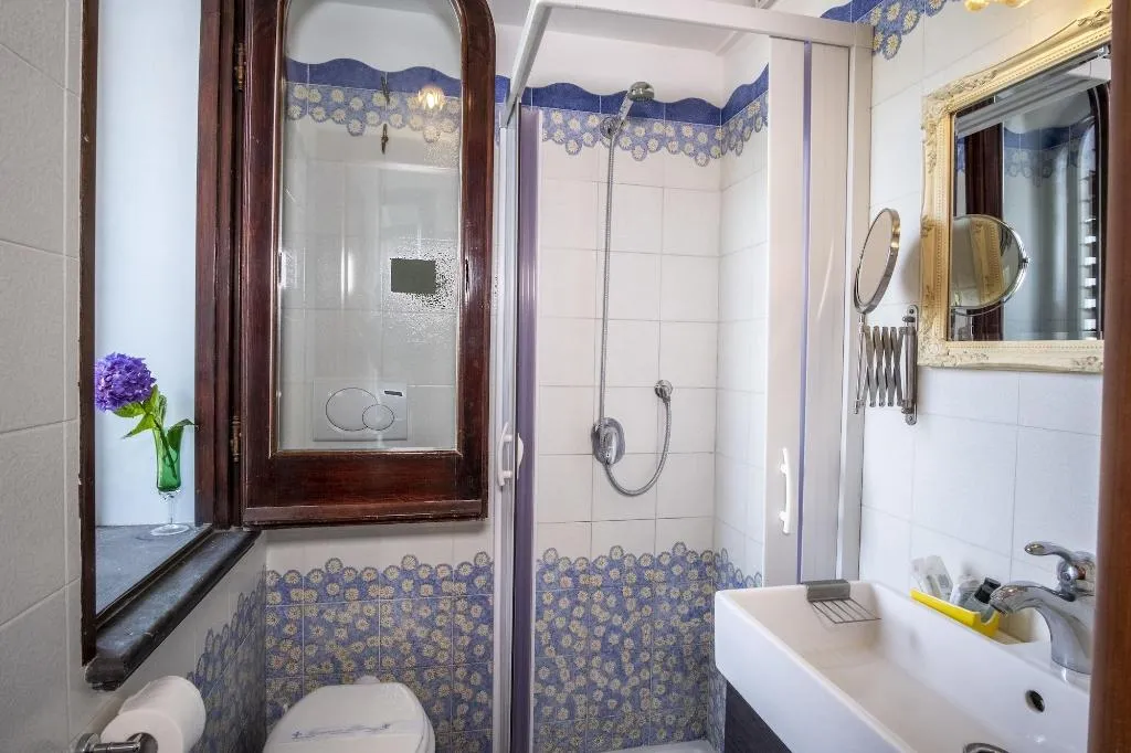 Room, Bed & Breakfast Villa Monica, Naples