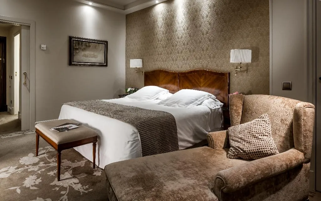 JUNIOR SUITE CLUB Room, Wellington Hotel & Spa Madrid, Madrid