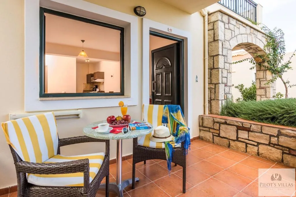 Terrace, Pilot's Villas Luxury Suites, Crete