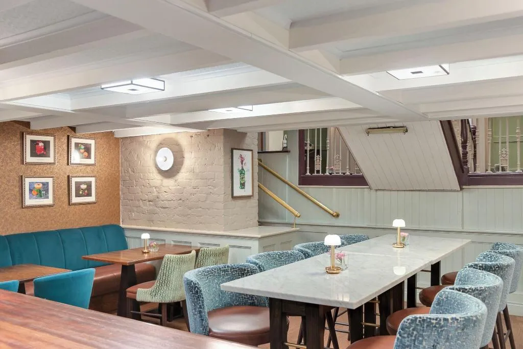 Bar, Kingsley, Cork