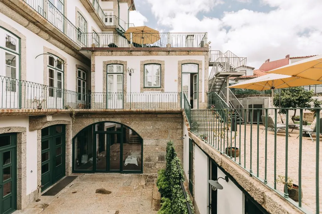 Pool, Torel Royal Court, Porto