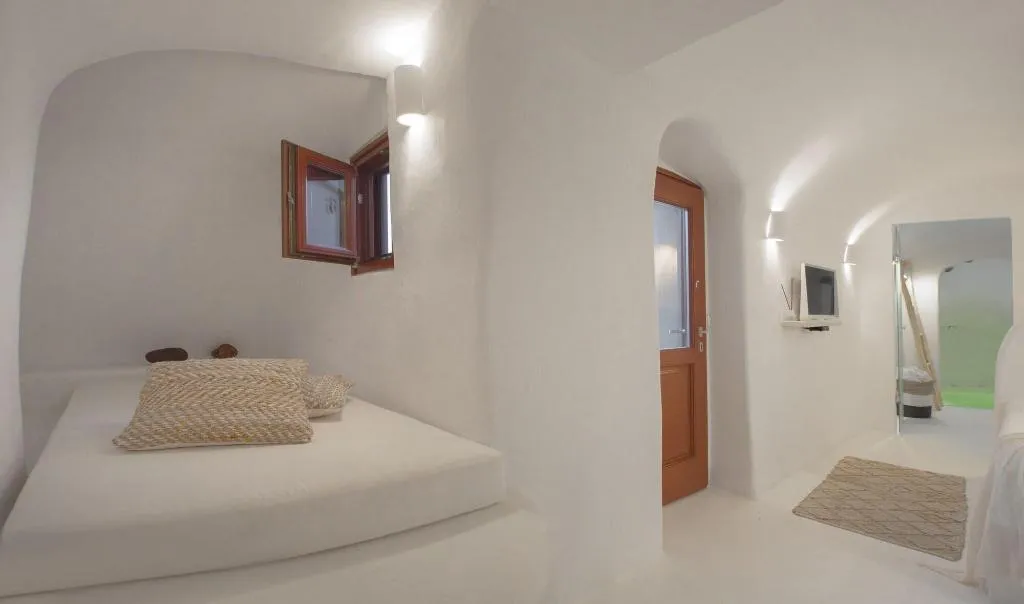 Room, Nano Suites, Santorini