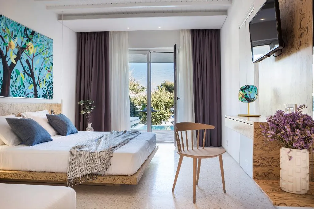 SUITE WITH PRIVATE POOL Room, Mykonos Dove beach hotel, Mykonos
