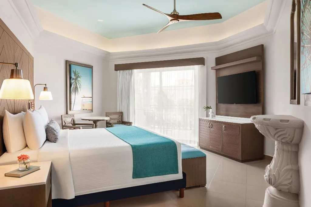 JUNIOR SUITE STANDARD Room, Wyndham Alltra Playa del Carmen Adults Only All In, Playa Del Carmen