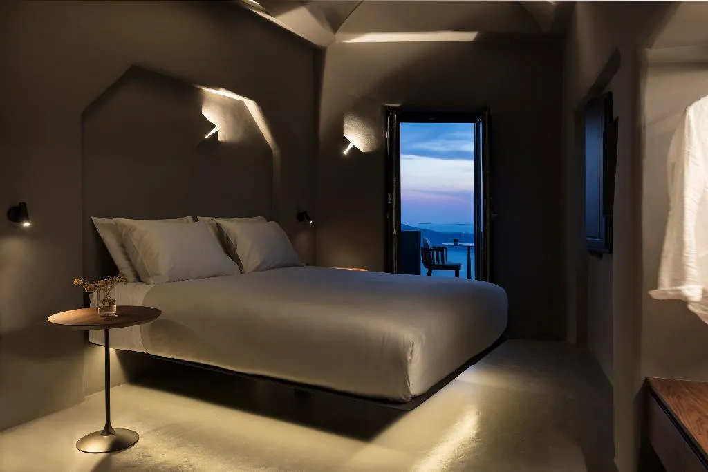 VILLA THREE BEDROOMS WITH PRIVATE POOL Room, Kivotos Santorini, Santorini
