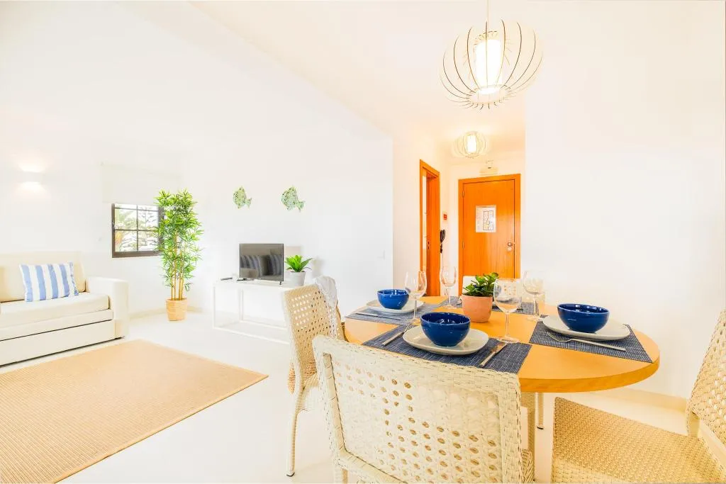 APARTMENT DELUXE POOL VIEW Room, Novochoro Apartments, Algarve
