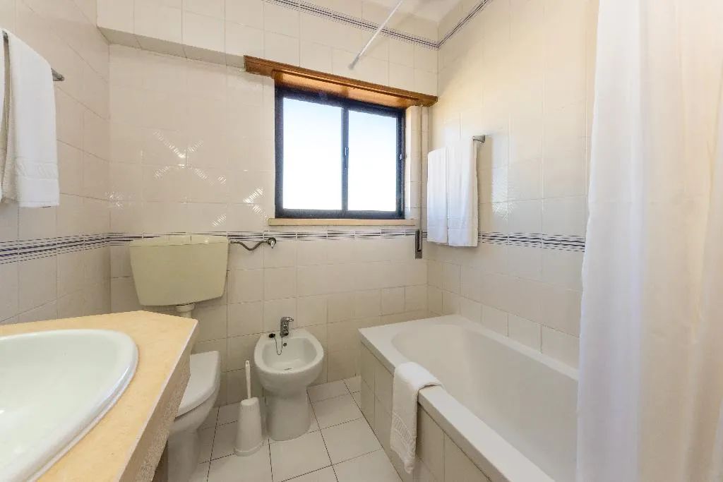 APARTMENT TWO BEDROOMS Room, Janelas do Mar, Algarve