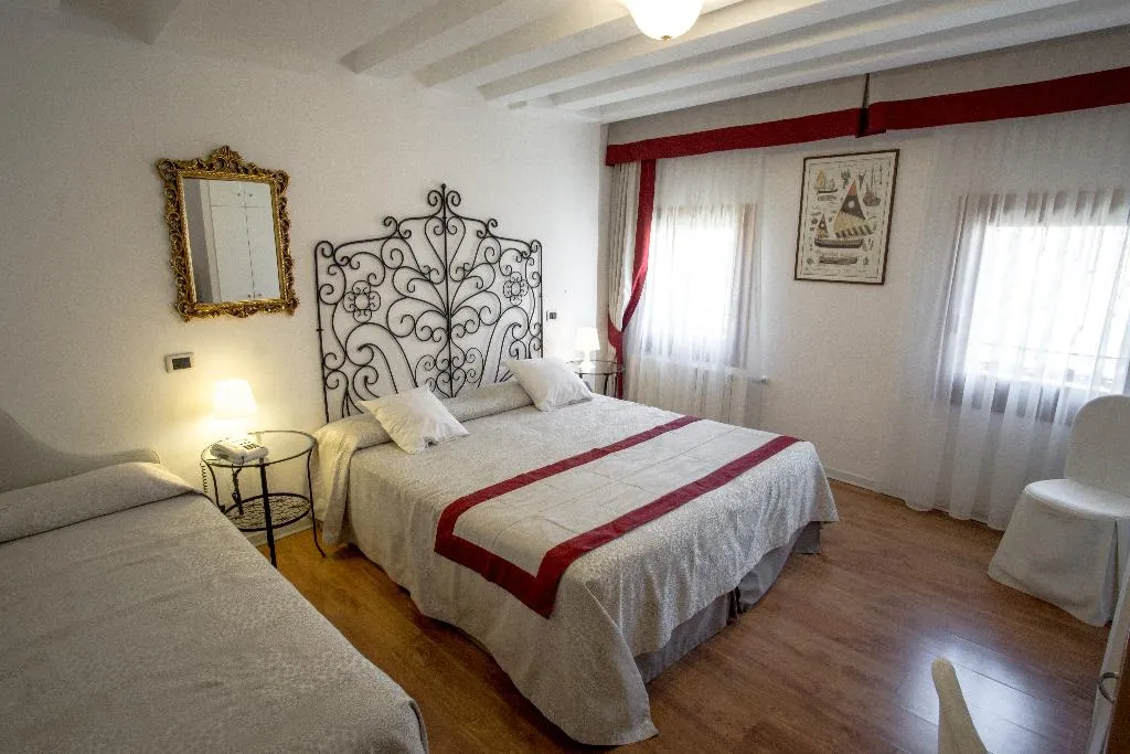 TRIPLE STANDARD Room, Antigo Trovatore, Venice