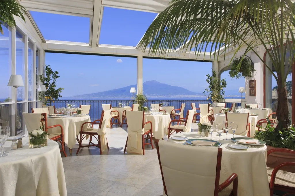 Restaurant, Grand Hotel Ambasciatori, Naples