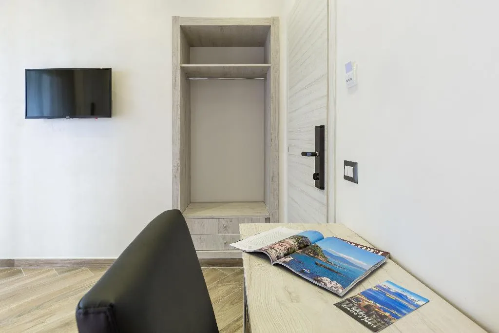 DOUBLE STANDARD Room, Hotel Bella Napoli, Naples