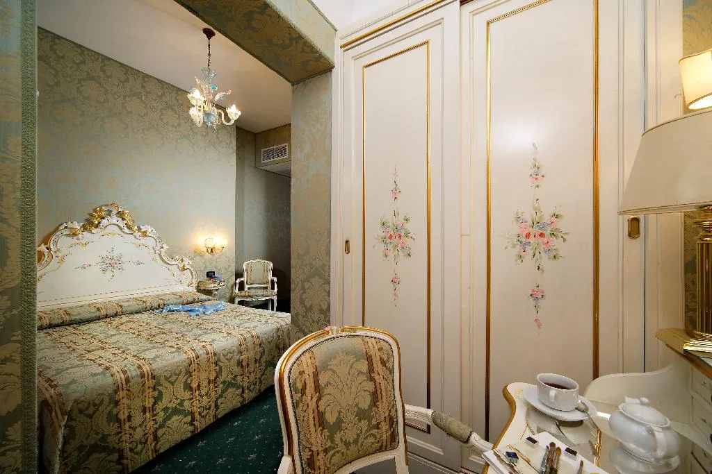 TRIPLE CLASSIC Room, Gorizia A La Valigia, Venice