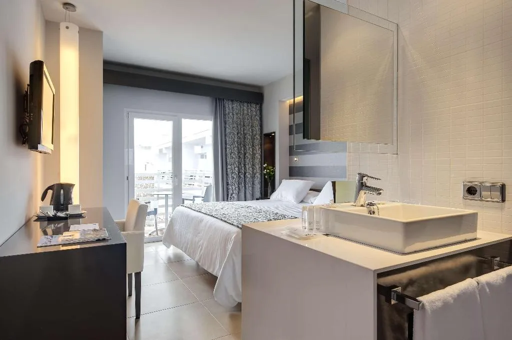 SINGLE SUPERIOR Room, Barceló Hamilton Menorca -Adults Only, Menorca