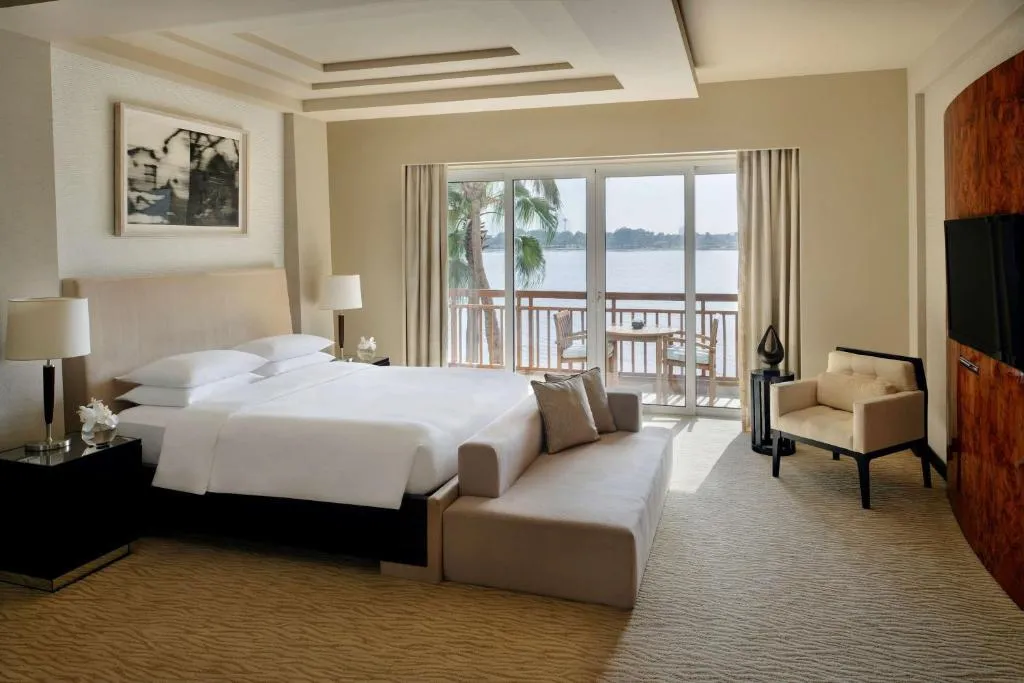 Room, Dubai Creek Club Villa, Dubai