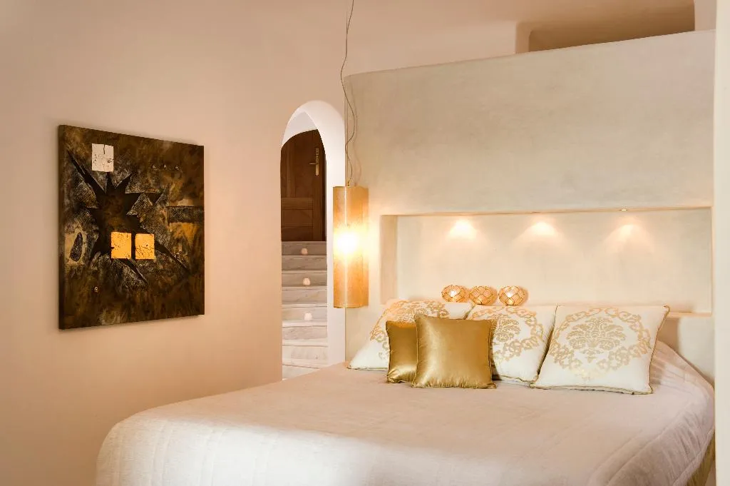 SUITE DELUXE Room, Gold Suites, Santorini
