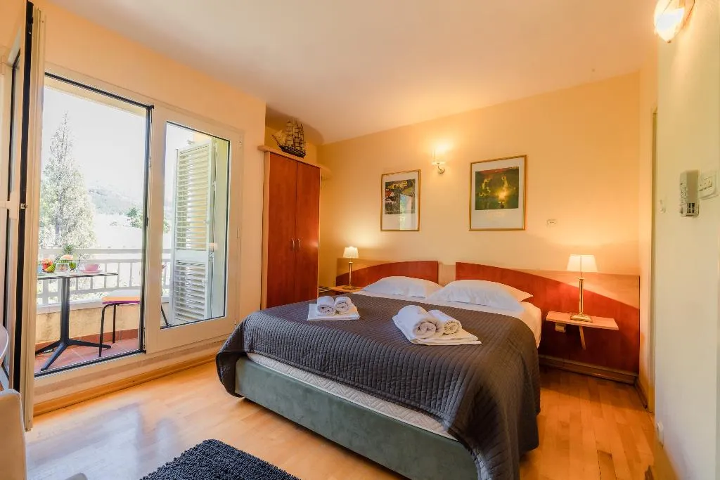 Room WITH BALCONY WITH VIEWS Room, Aparthotel Park Osejava, Split
