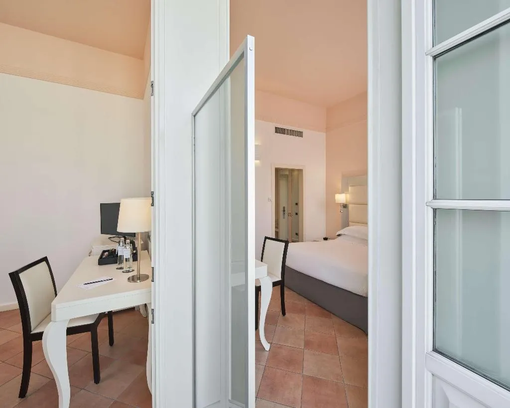 FAMILY ROOM GUEST ROOM QUEEN BED Room, Palazzo Caracciolo Naples, Naples