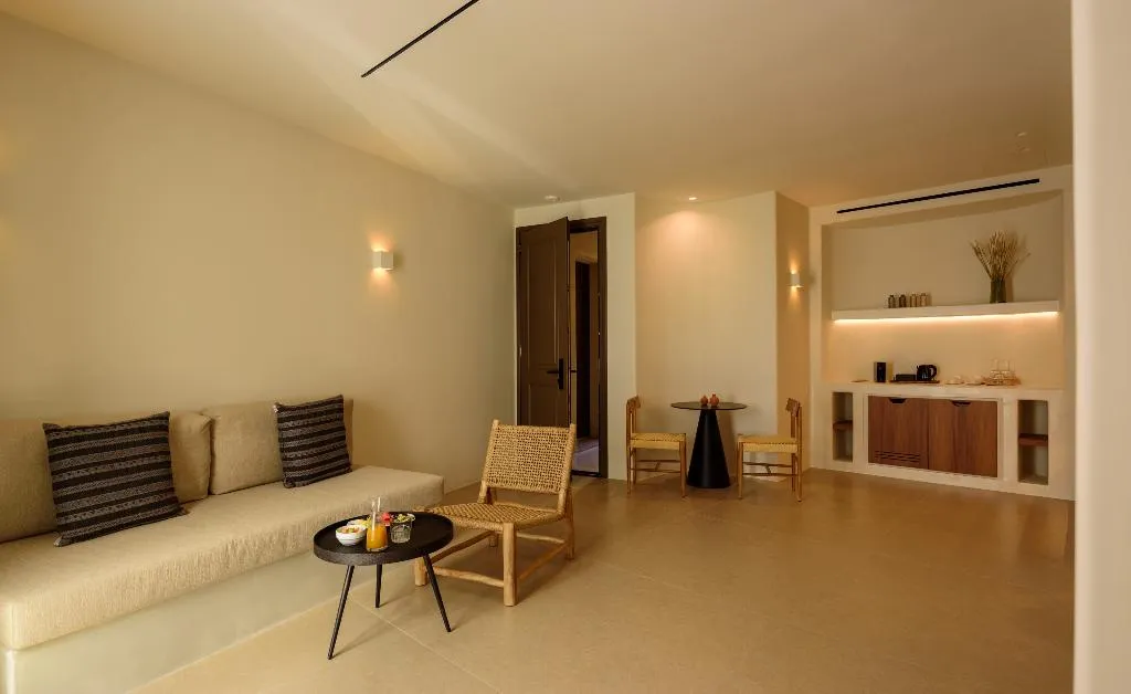 SUITE SEA VIEW WITH PRIVATE POOL Room, Elessa Hotel, Santorini