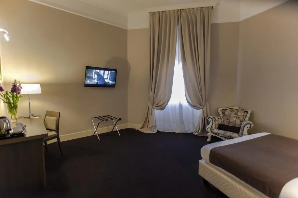 DOUBLE COMFORT Room, Villa Torlonia Hotel, Rome