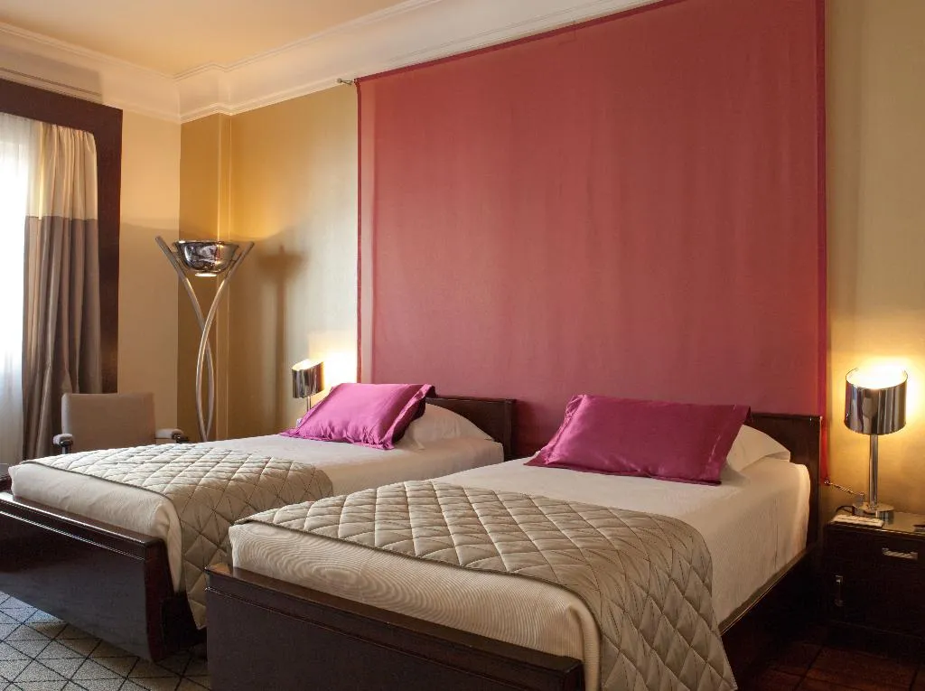 SINGLE STANDARD Room, Hotel Britania Art Deco, Lisbon