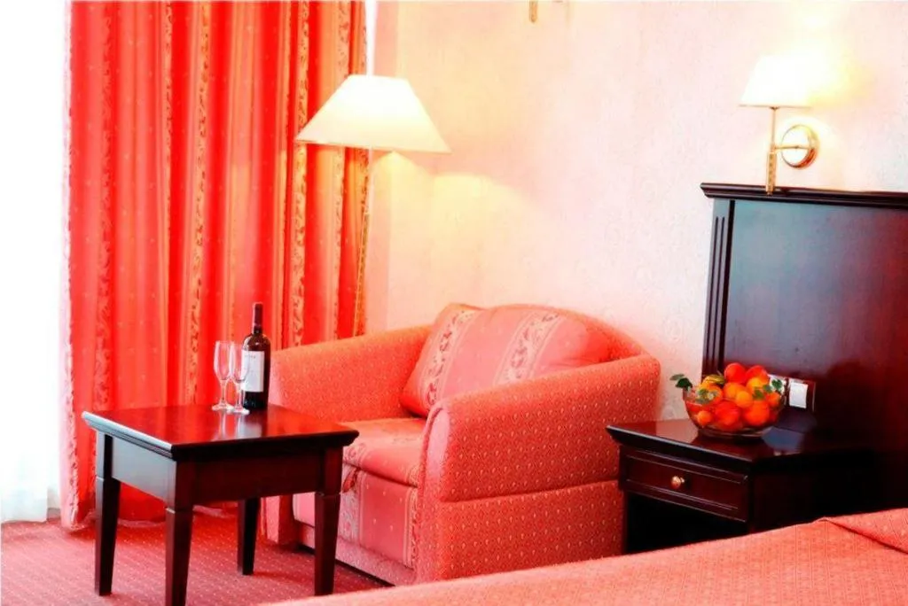 Room, Gladiola Star, Varna