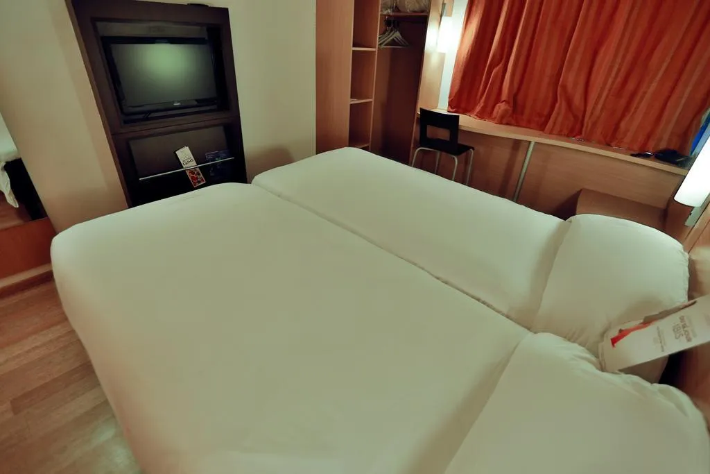 TWIN STANDARD Room, Ibis fes, Fez