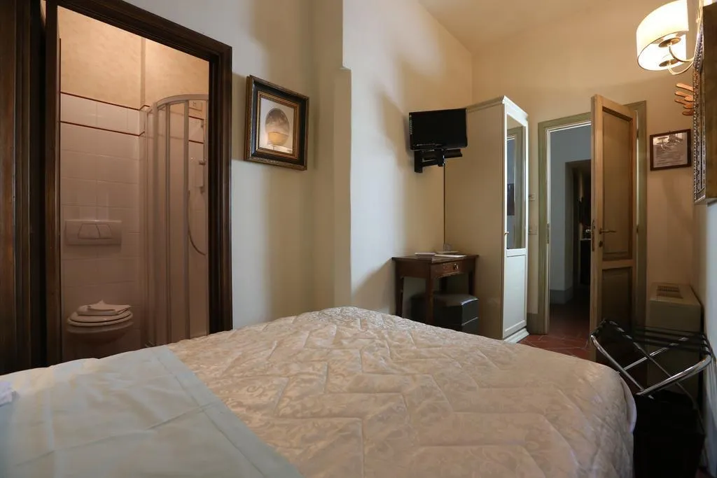 DOUBLE DELUXE Room, Burchianti, Florence