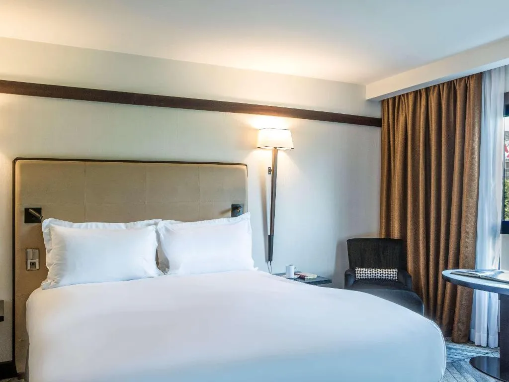 JUNIOR SUITE KING SIZE BED Room, Sofitel Lisbon Liberdade, Lisbon