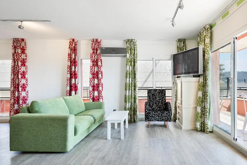 APARTMENT CAPACITY 4 ONE BEDROOM Room, Apartamentos Salles Beach, Costa Brava