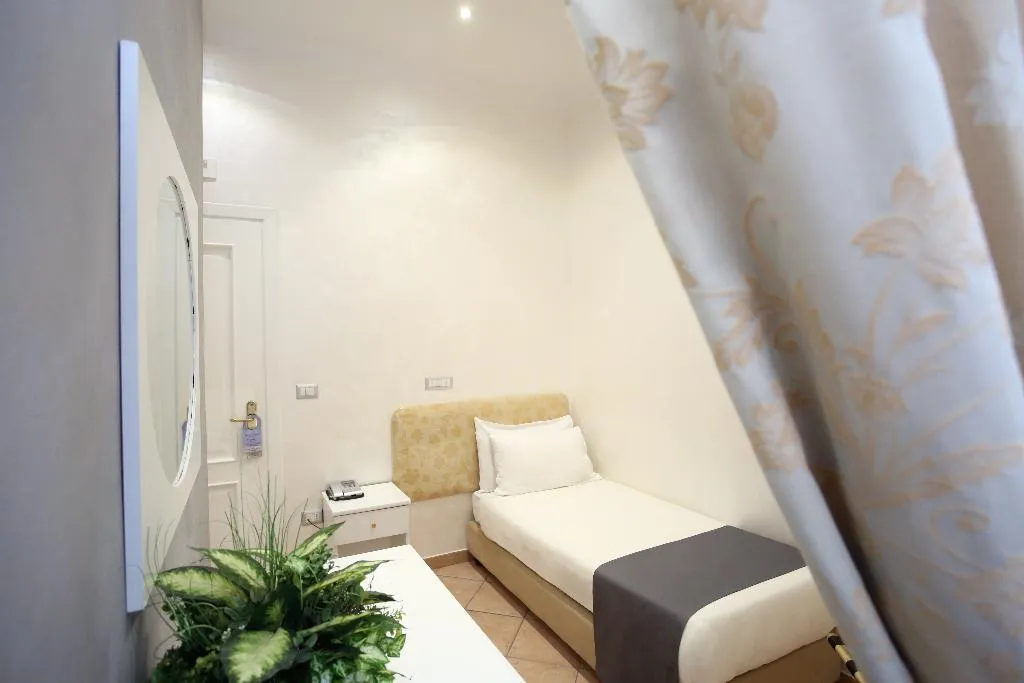 SINGLE STANDARD Room, Vergilius Billia, Naples