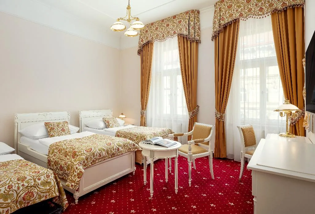 DOUBLE CAPACITY 3 Room, Alqush Hotel Downtown, Prague