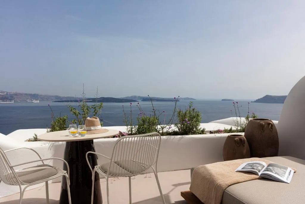 SUITE HONEYMOON Room, Canaves Ena, Santorini