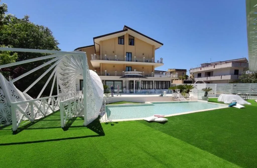 Pool, Belsito Nola, Naples