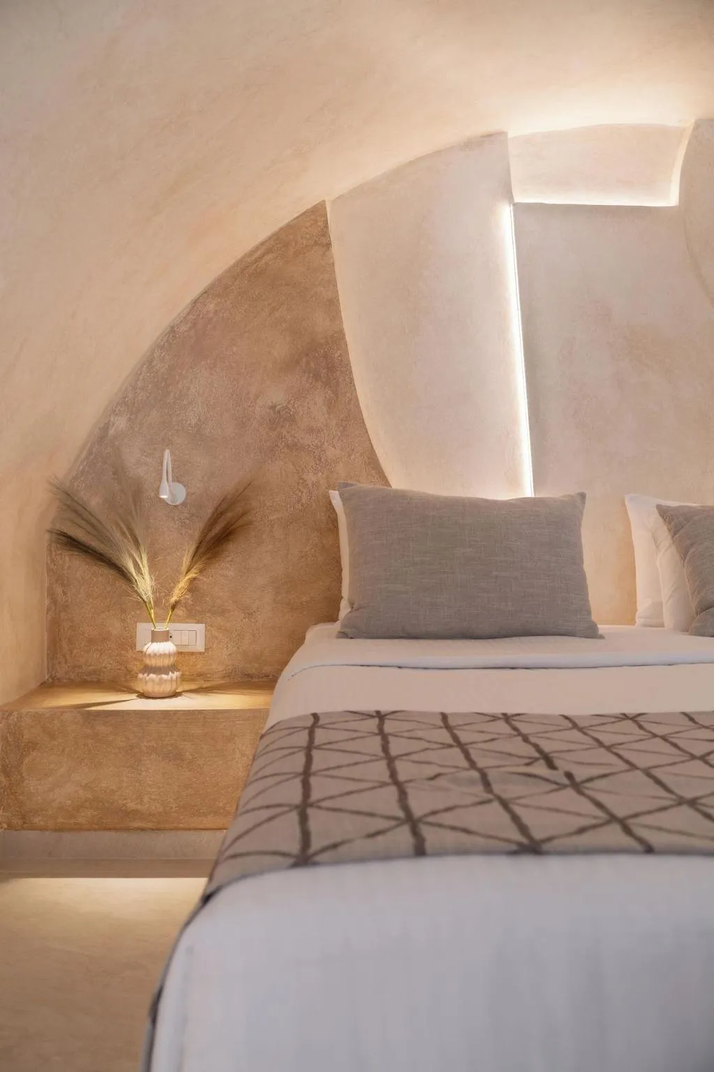 Room, Heyday Luxury Suites, Santorini