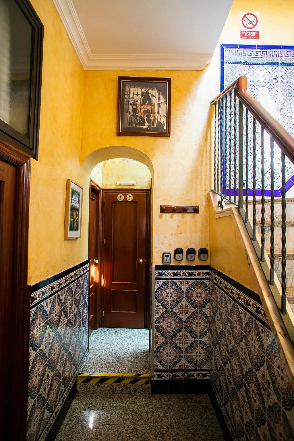 Lobby, Pensión dulces sueños, Seville