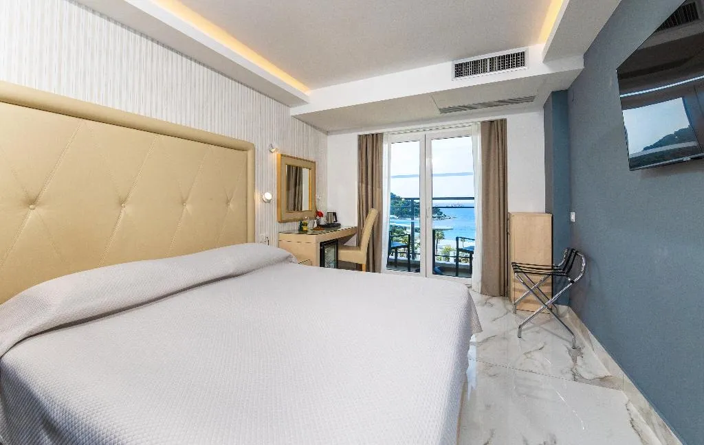 DOUBLE SINGLE USE SEA VIEW WITH BALCONY Room, Grand Hotel Park, Dubrovnik
