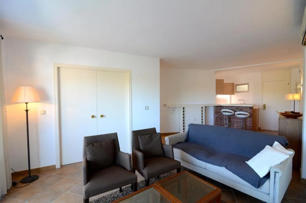 APARTMENT CAPACITY 6 TWO BEDROOMS Room, Medes Park, Costa Brava