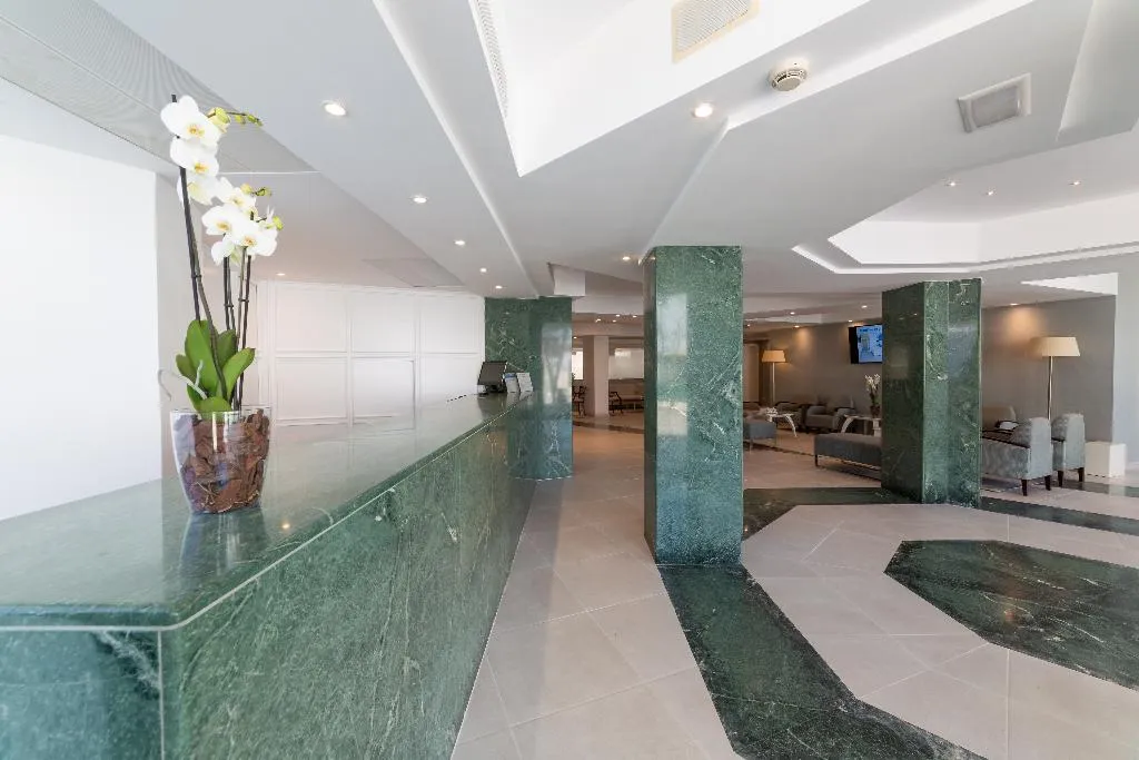 Lobby, Sky Senses Don't use, Majorca