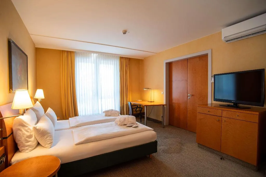 APARTMENT CAPACITY 4 Room, Best Western Premier Airporthotel Berlin, Berlin