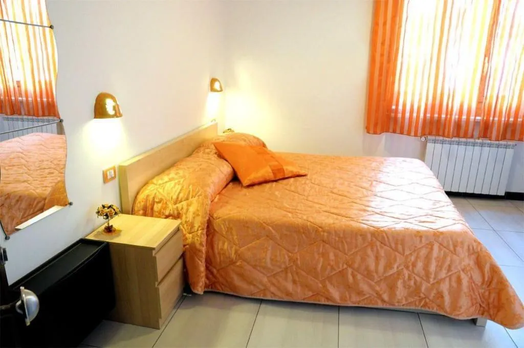 Room, B&B Galatea, Naples