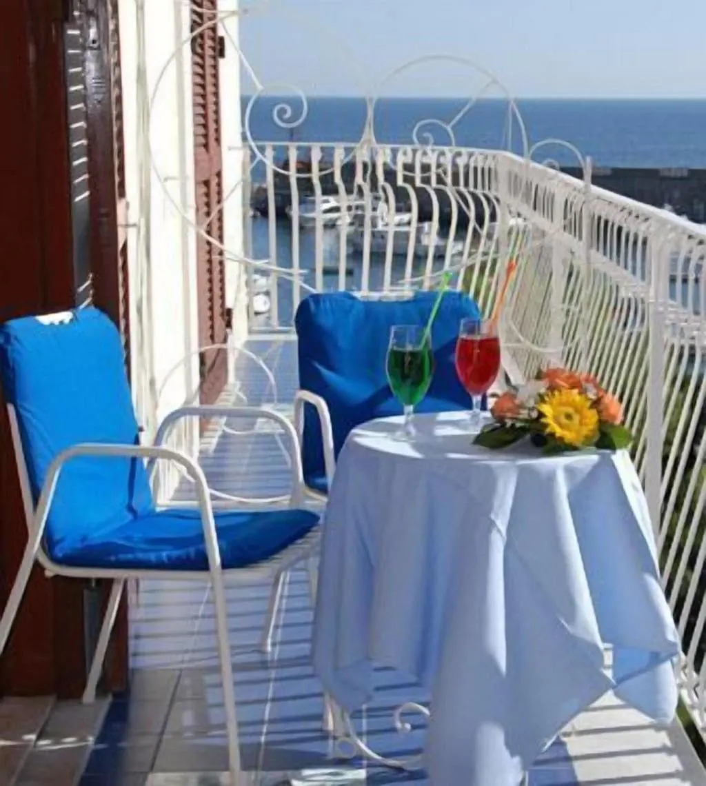 Double or Twin PARTIAL OCEAN VIEW Room, La Bussola, Naples
