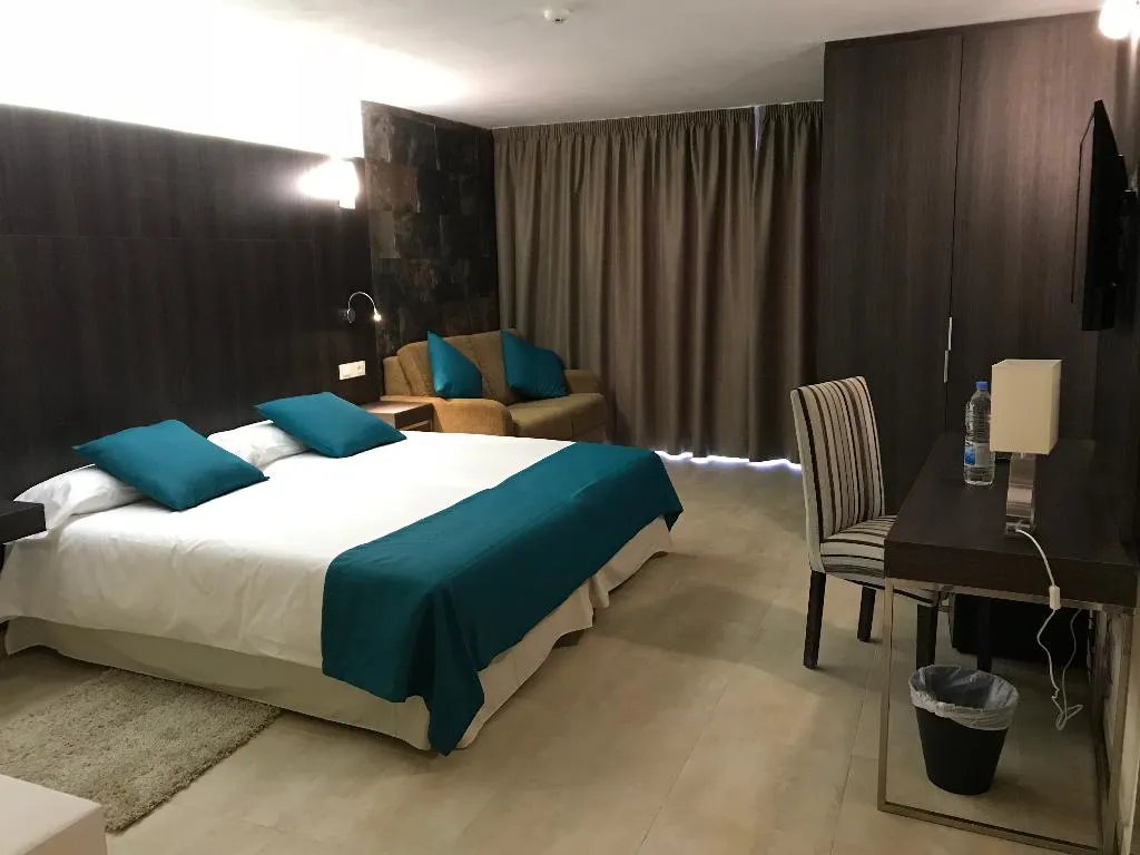 Double or Twin DELUXE WITH BALCONY Room, Hotel La Aldea Suites, Gran Canaria