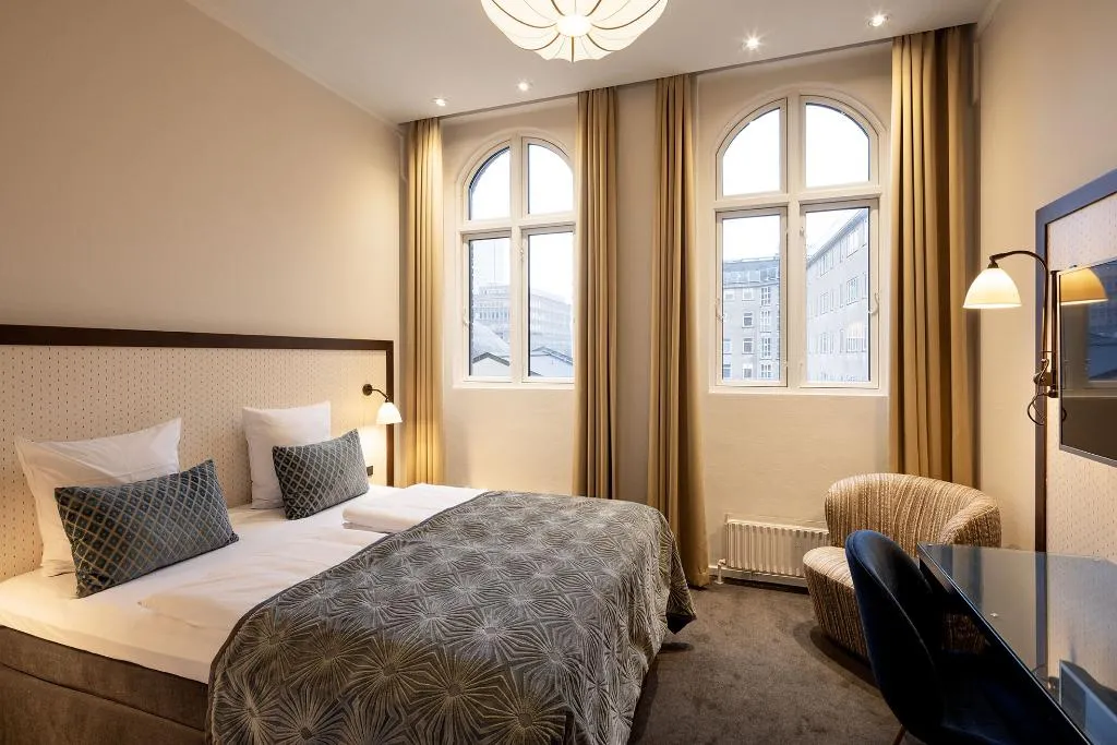 Double or Twin STANDARD Room, Ascot Hotel, Copenhagen
