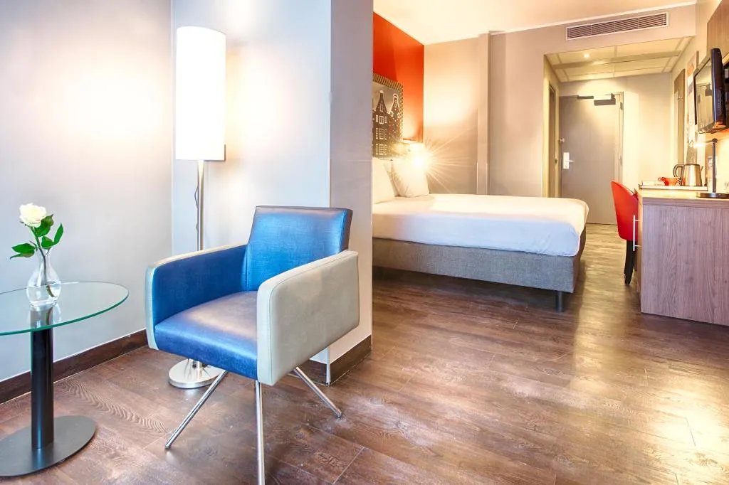 TRIPLE SUPERIOR Room, Leonardo Boutique Hotel Amsterdam Vondelpark, Amsterdam