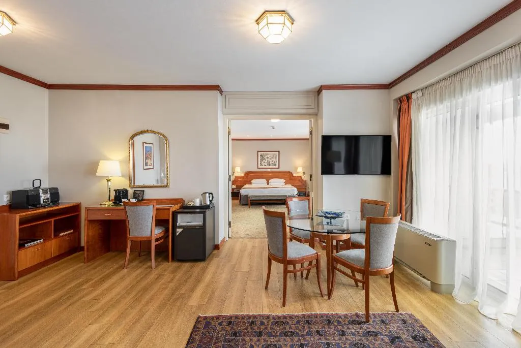 SUITE KING BED SMOKING Room, Holiday Inn Thessaloniki, Halkidiki